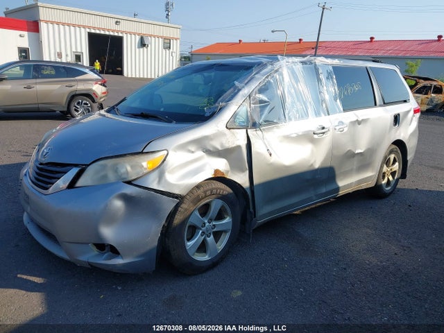 12670308 :رقم المزاد ، 5TDKK3DC5DS311287 vin ، 2013 Toyota Sienna Le V6 مزاد بيع