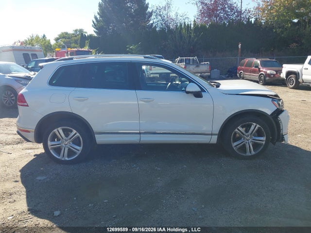 Продажа на аукционе авто 2016 Volkswagen Touareg Highline/execline W/rline, vin: WVGDF9BP3GD010566, номер лота: 12699589