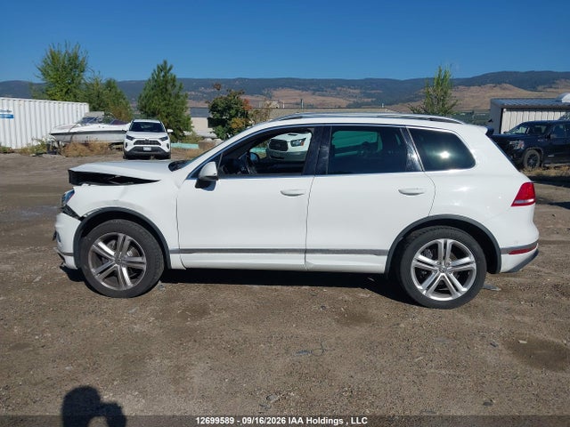 Продажа на аукционе авто 2016 Volkswagen Touareg Highline/execline W/rline, vin: WVGDF9BP3GD010566, номер лота: 12699589