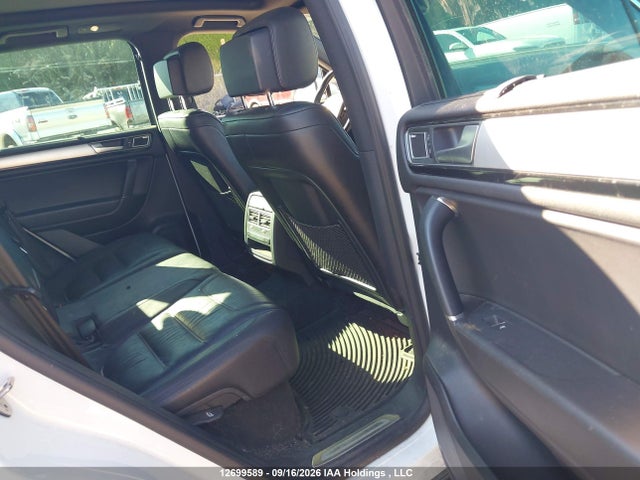 Продажа на аукционе авто 2016 Volkswagen Touareg Highline/execline W/rline, vin: WVGDF9BP3GD010566, номер лота: 12699589