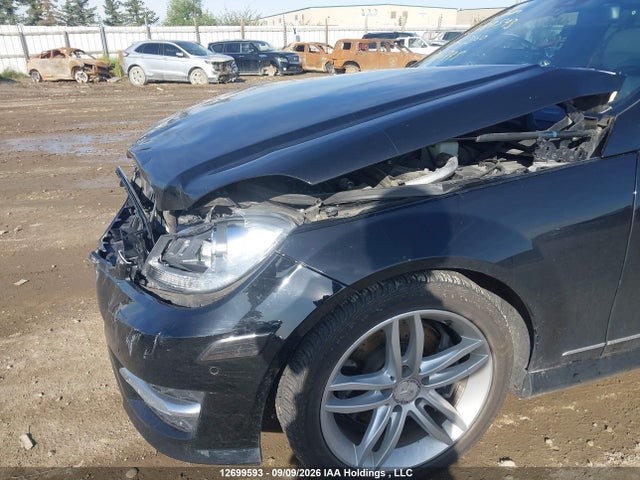 Продажа на аукционе авто 2014 Mercedes-benz C 300 4matic, vin: WDDGF8AB1EA966795, номер лота: 12699593