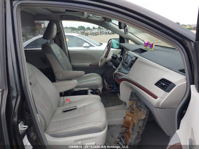 Auction sale of the 2011 Toyota Sienna Xle/limited, vin: 5TDDK3DC3BS013696, lot number: 12699614