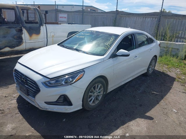Hyundai Sonata Essential 2019 5NPE24AF6KH742385 Image 2