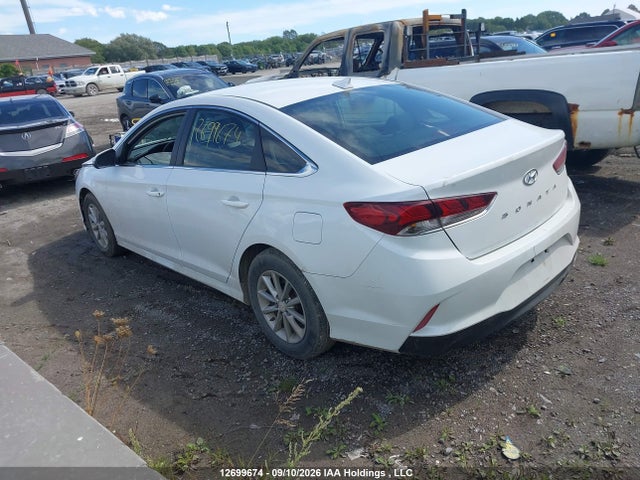 Hyundai Sonata Essential 2019 5NPE24AF6KH742385 Image 3
