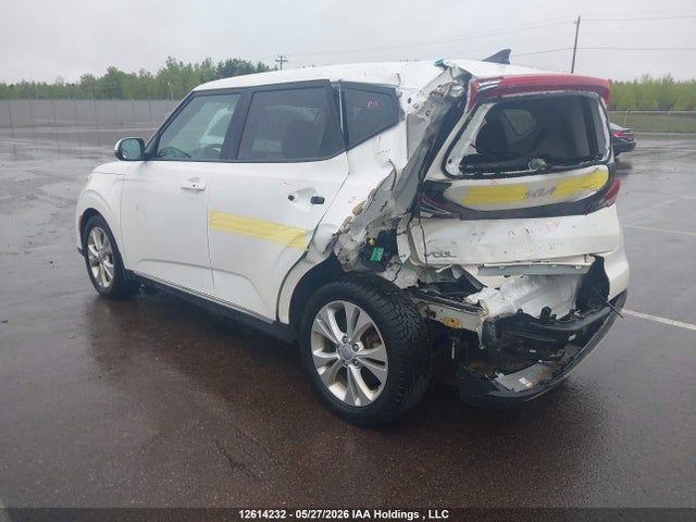 KNDJ33A17N7024007 KIA Soul Ev Limited