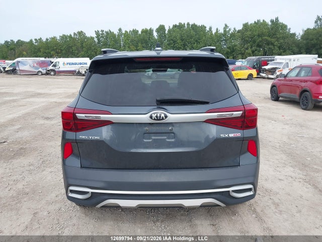 2021 Kia Seltos Sx მანქანა იყიდება აუქციონზე, vin: KNDETCA22M7061894, აუქციონის ნომერი: 12699794