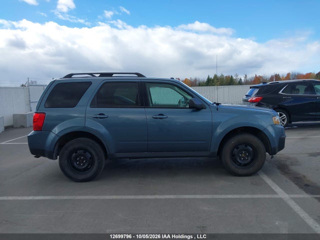 12699796 :رقم المزاد ، 4F2CY9GG5BKM06652 vin ، 2011 Mazda Tribute مزاد بيع