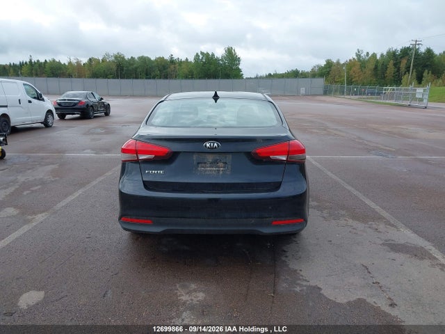 12699866 :رقم المزاد ، 3KPFK4A79JE262549 vin ، 2018 Kia Forte Lx/lx+ مزاد بيع