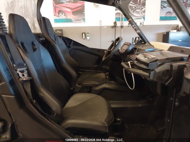 2024 Can-am Commander Xt 1000r/xt-p 1000r მანქანა იყიდება აუქციონზე, vin: 3JBAKAX45RE000578, აუქციონის ნომერი: 12699893