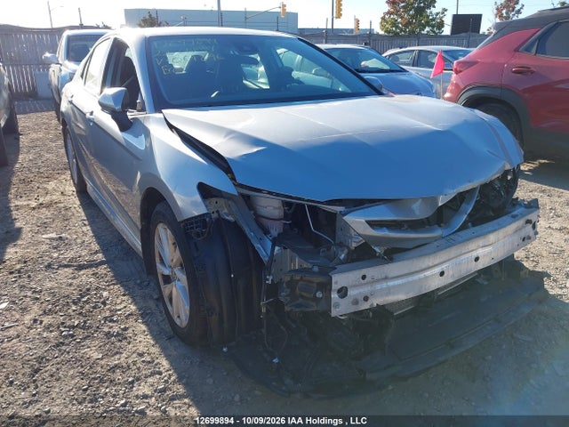 12699894 :رقم المزاد ، 4T1G11BKXNU064896 vin ، 2022 Toyota Camry Se مزاد بيع