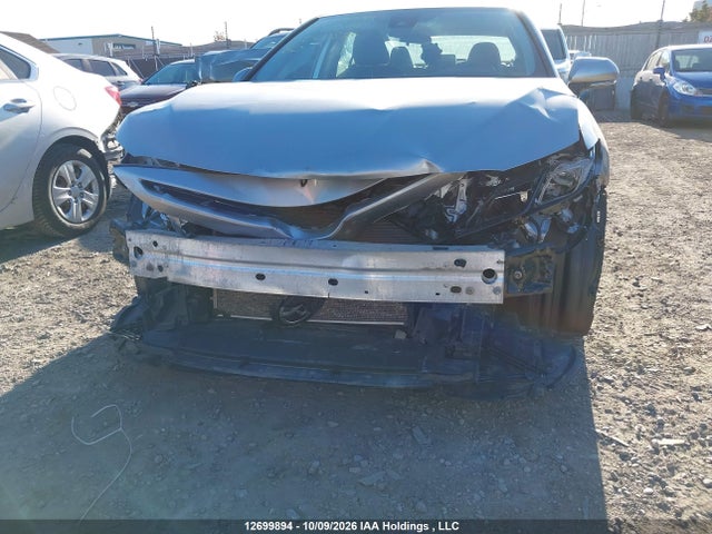 12699894 :رقم المزاد ، 4T1G11BKXNU064896 vin ، 2022 Toyota Camry Se مزاد بيع