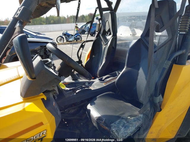 12699951 :رقم المزاد ، 3JBKKCP13BJ003210 vin ، 2011 Can-am Commander 1000 Xt مزاد بيع