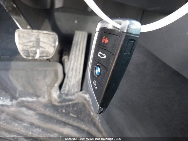 12699963 :رقم المزاد ، 3MW5R7J02L8B17458 vin ، 2020 Bmw 330xi مزاد بيع