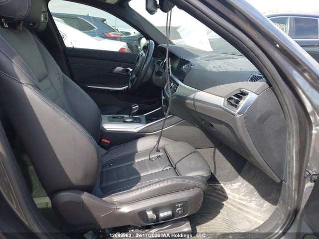 12699963 :رقم المزاد ، 3MW5R7J02L8B17458 vin ، 2020 Bmw 330xi مزاد بيع
