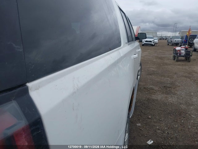 12700019 :رقم المزاد ، 1GKS2GKC0FR170564 vin ، 2015 Gmc Yukon Xl 1500 Sle مزاد بيع