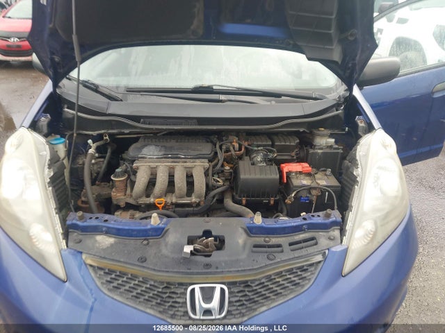 12685500 :رقم المزاد ، JHMGE8H38BC801417 vin ، 2011 Honda Fit Dx-a مزاد بيع
