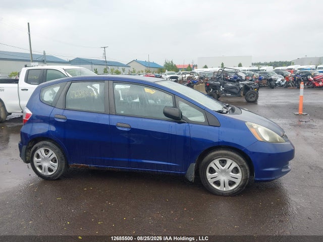 12685500 :رقم المزاد ، JHMGE8H38BC801417 vin ، 2011 Honda Fit Dx-a مزاد بيع