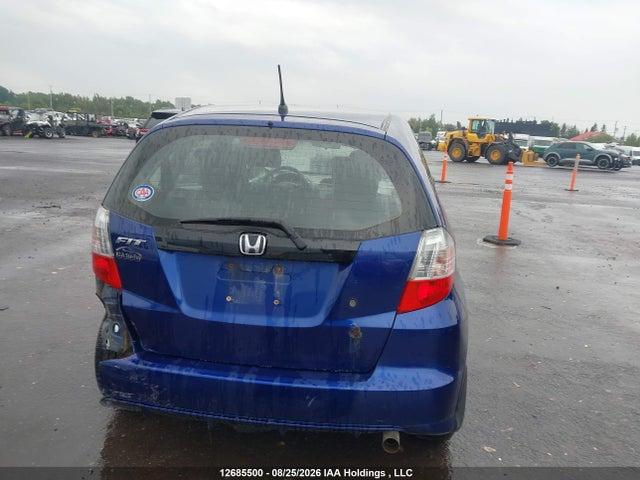 12685500 :رقم المزاد ، JHMGE8H38BC801417 vin ، 2011 Honda Fit Dx-a مزاد بيع