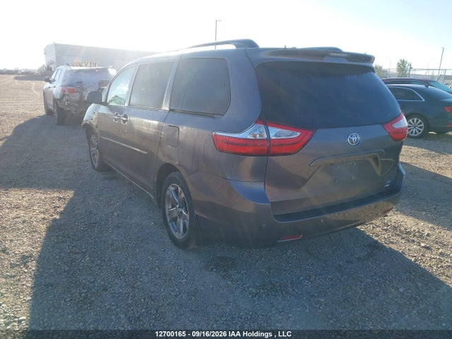 12700165 :رقم المزاد ، 5TDDK3DC3FS125551 vin ، 2015 Toyota Sienna Xle 7 Passenger مزاد بيع