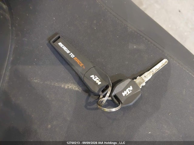 KTM 890 Duke R 2022 VBKTU9401NM829299 Image 11