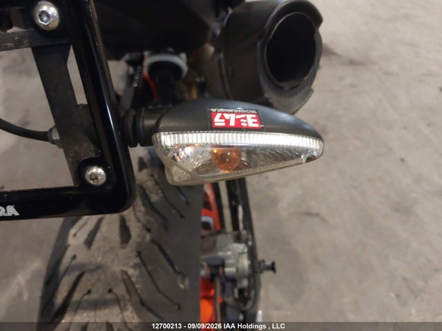 KTM 890 Duke R 2022 VBKTU9401NM829299 Image 12
