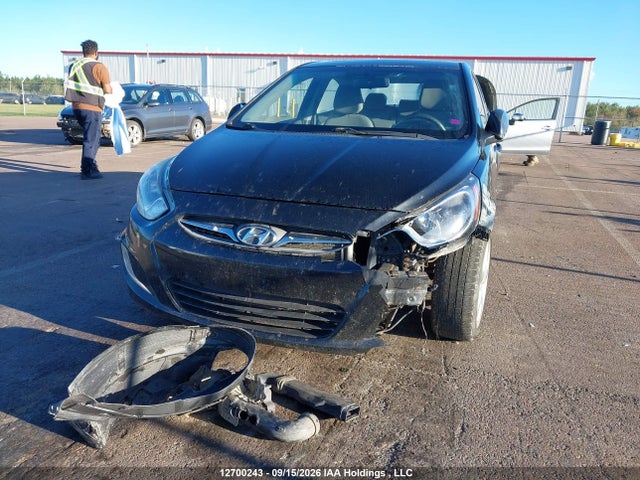 12700243 :رقم المزاد ، KMHCU4AE5DU332142 vin ، 2013 Hyundai Accent Gls مزاد بيع