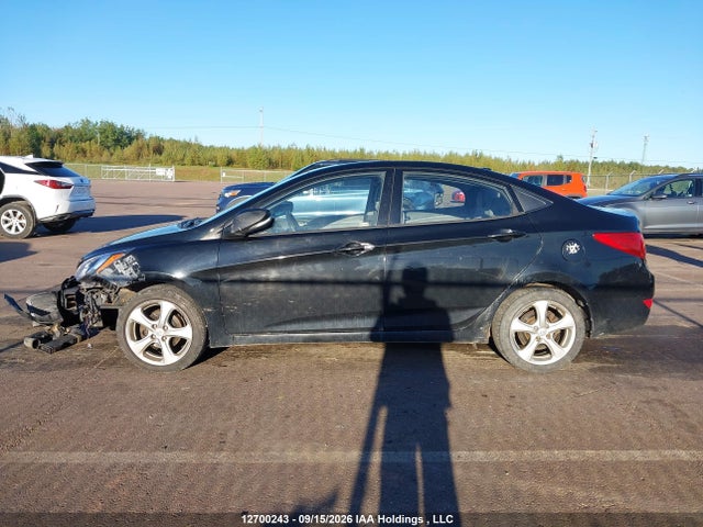12700243 :رقم المزاد ، KMHCU4AE5DU332142 vin ، 2013 Hyundai Accent Gls مزاد بيع