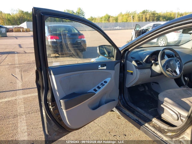 12700243 :رقم المزاد ، KMHCU4AE5DU332142 vin ، 2013 Hyundai Accent Gls مزاد بيع