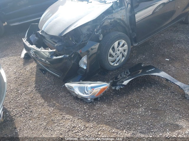 Toyota PRIUS C 2015 JTDKDTB33F1097283 Image 12