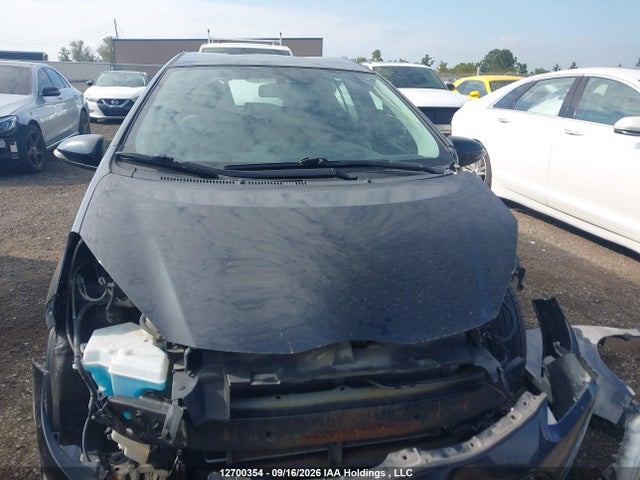 Toyota PRIUS C 2015 JTDKDTB33F1097283 Image 13