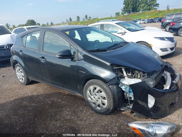 Toyota PRIUS C 2015 JTDKDTB33F1097283 Image 14