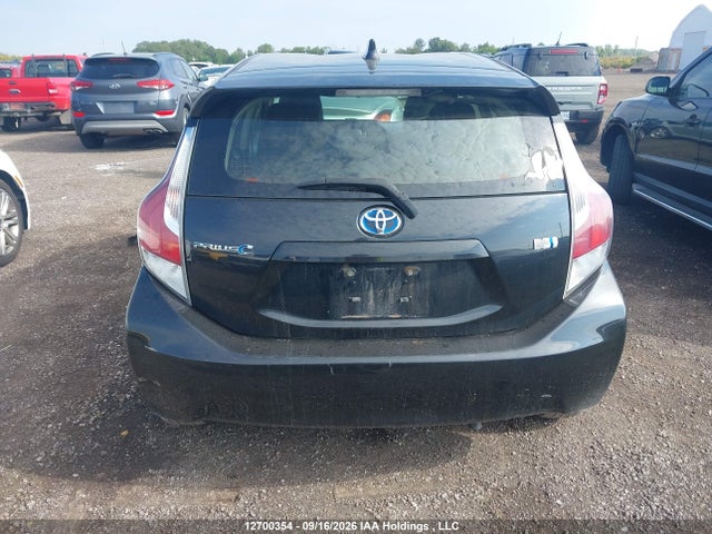 Toyota PRIUS C 2015 JTDKDTB33F1097283 Image 17