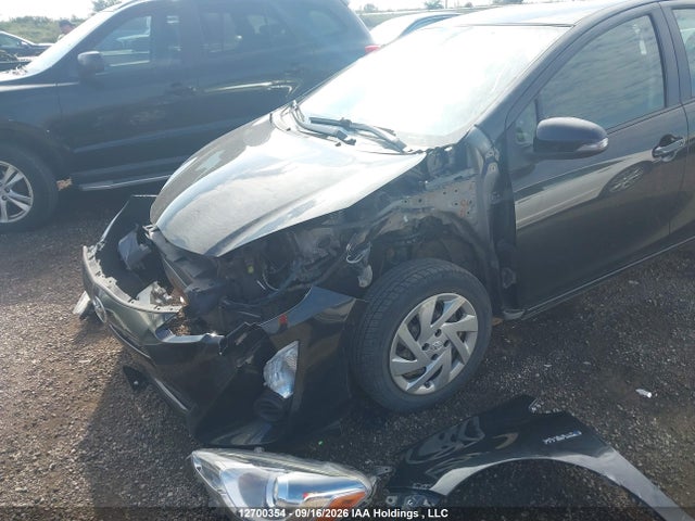 Toyota PRIUS C 2015 JTDKDTB33F1097283 Image 6