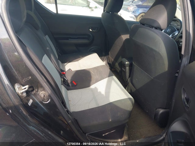 Toyota PRIUS C 2015 JTDKDTB33F1097283 Image 8