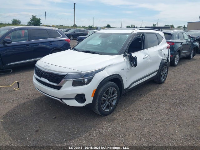 KIA Seltos 2023 KNDEUCAAXP7425472 Image 2
