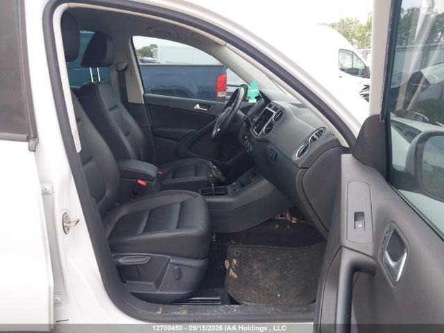 12700450 :رقم المزاد ، WVGNV7AX1HK035881 vin ، 2017 Volkswagen Tiguan Wolfsburg Edition مزاد بيع