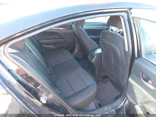 Hyundai Elantra L 2017 5NPD74LF3HH061023 Image 8