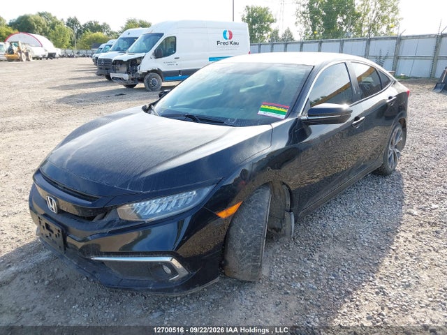 Honda Civic Touring 2019 2HGFC1F9XKH105819 Image 2