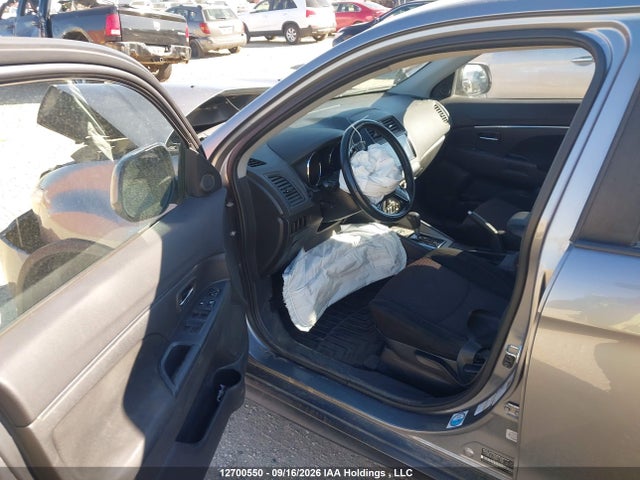 JA4AJ3AU1JU603077 Mitsubishi RVR SE