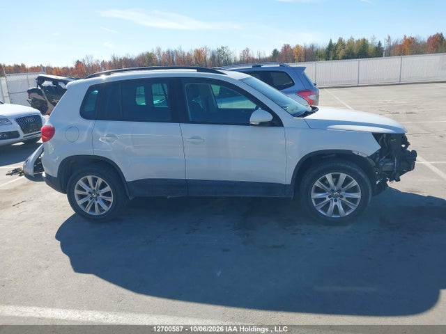 Продажа на аукционе авто 2016 Volkswagen Tiguan Comfort/high/r-line/sp Ed, vin: WVGJV7AX4GW533708, номер лота: 12700587