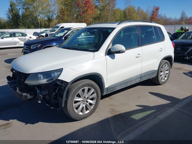 Продажа на аукционе авто 2016 Volkswagen Tiguan Comfort/high/r-line/sp Ed, vin: WVGJV7AX4GW533708, номер лота: 12700587