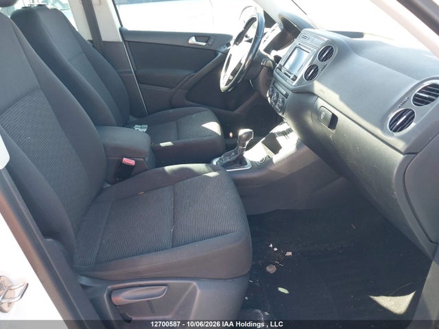Продажа на аукционе авто 2016 Volkswagen Tiguan Comfort/high/r-line/sp Ed, vin: WVGJV7AX4GW533708, номер лота: 12700587