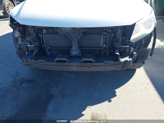 Продажа на аукционе авто 2016 Volkswagen Tiguan Comfort/high/r-line/sp Ed, vin: WVGJV7AX4GW533708, номер лота: 12700587