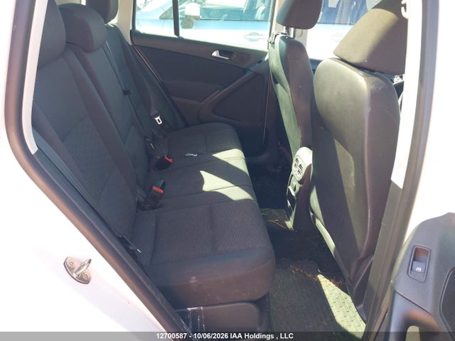 Продажа на аукционе авто 2016 Volkswagen Tiguan Comfort/high/r-line/sp Ed, vin: WVGJV7AX4GW533708, номер лота: 12700587