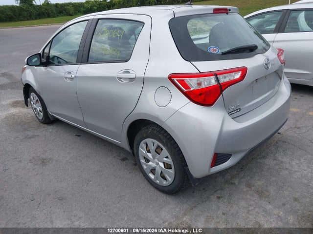 Toyota YARIS LE 2018 VNKKTUD38JA096829 Image 3