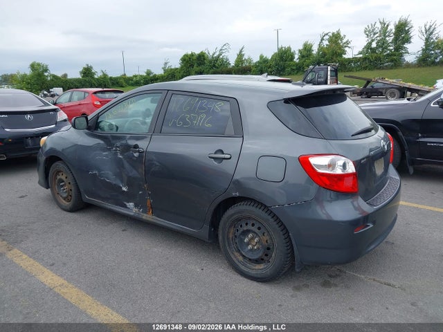 12691348 :رقم المزاد ، 2T1KU4EE2BC637196 vin ، 2011 Toyota Matrix مزاد بيع
