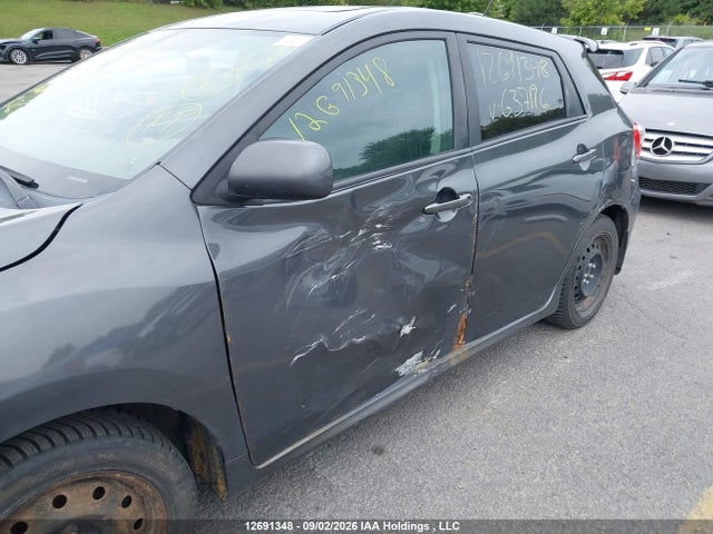 12691348 :رقم المزاد ، 2T1KU4EE2BC637196 vin ، 2011 Toyota Matrix مزاد بيع