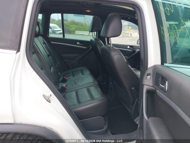Volkswagen Tiguan 2015 WVGJV7AX2FW065475 Image 8