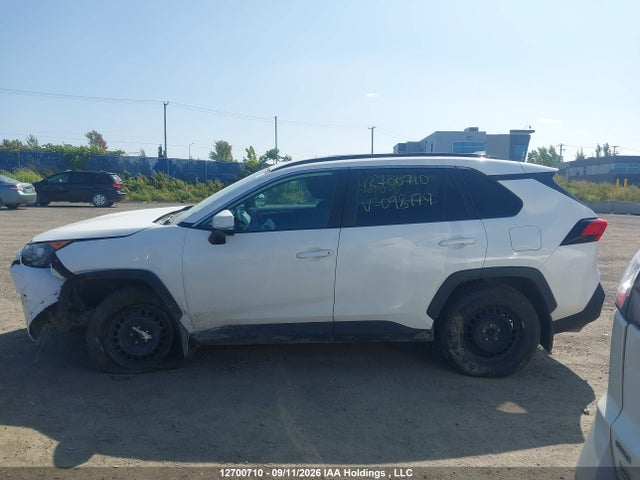2T3B1RFV6LC098174 Toyota RAV4 LE