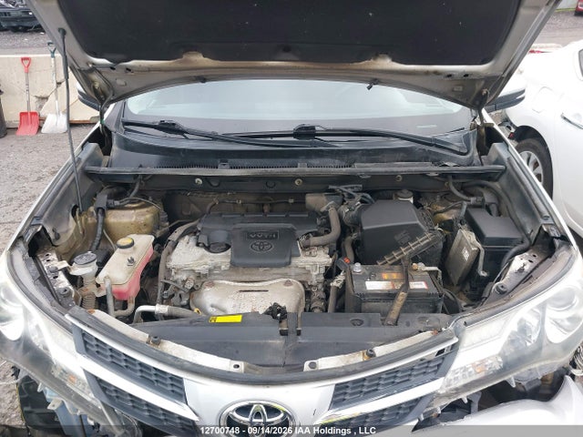 2T3RFREV4FW339962 Toyota Rav4 Xle
